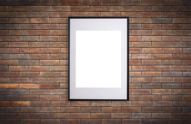 İç duvardaki poster çerçevesini düzenle. Afiş için beyaz çerçeve ya da ev odasındaki ya da ofis içerisindeki tuğla çatı katı duvarındaki fotoğraf görüntüsü