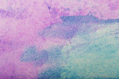 Suluboya arka plan. Mor fırça darbeleri beyaz kağıt üzerinde suluboya boya.