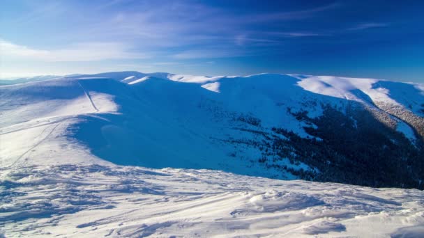 Snowy Mountains en wolken Timelapse — Stockvideo