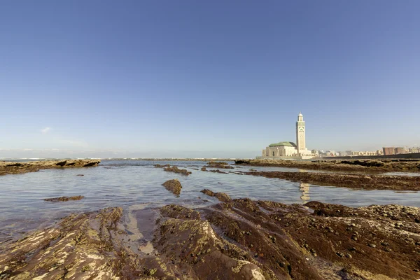 Vista em frente ao mar de Grande Mosquee Hassan II em Casablanca — Fotografia de Stock