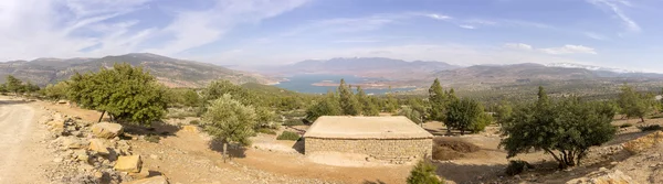 Panoramatický pohled nad přívalem Bin El-Ouidane, vysoký Atlas. — Stock fotografie