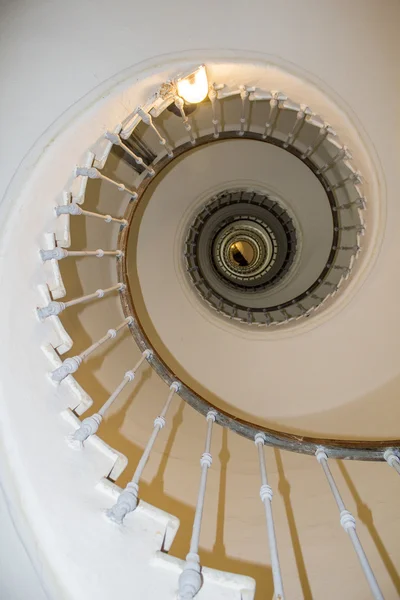 灯塔 El Aank 螺旋楼梯，抽象的细节。卡萨布兰卡 — 图库照片