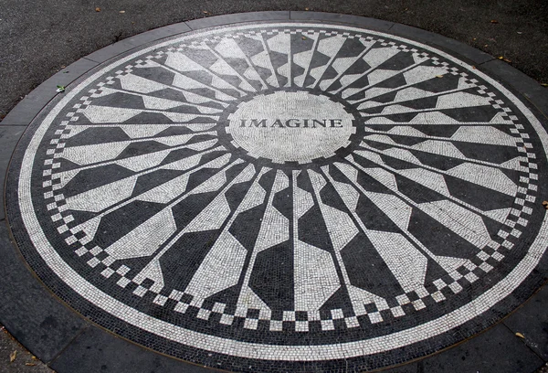 Imagine Mosaic, a tribute to sometime New York resident John Len — Stock Photo, Image