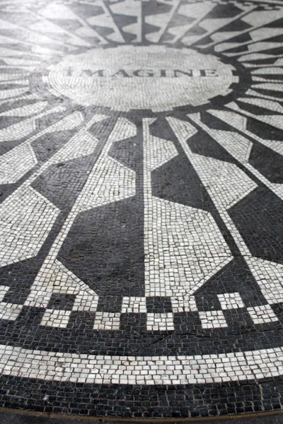 Imagine Mosaic, a tribute to sometime New York resident John Len — Stock Photo, Image