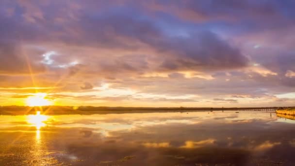 Algarve Qdl molnlandskap Sunset timelapse på Ria Formosa våtmarker reserv, södra Portugal, berömda natur destination. — Stockvideo