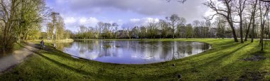 Gölet panoramik manzara fotoğraf Vondelpark, Amsterdam.