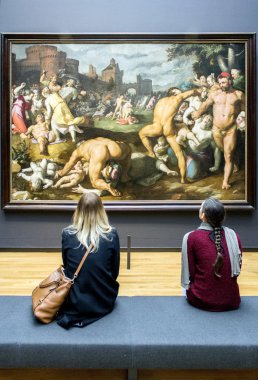 Amsterdam, Hollanda - Şubat 08: Rijksmuseum ziyaretçi