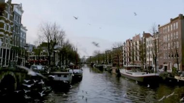 Amsterdam, Hollanda miras şehir kanalları (Brouwersgracht) görünümünü.