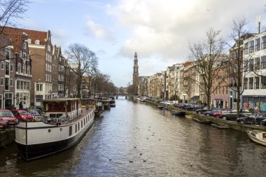 Bir Of Unesco Dünya Miras ünlü şehir kanallarında (prinsengracht), Amsterdam'ın görünümünü