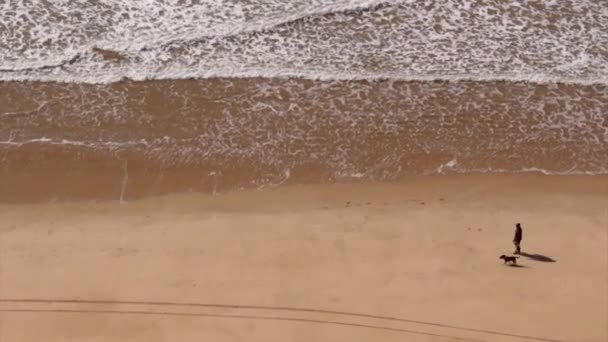 Western Algarve beach scenario from cliffs above, at Praia da Falesia - Albufeira, Portugal — Stock Video