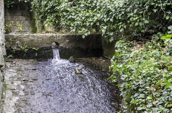 Monchique village famous therapeutic pure fresh mountain water s — Stock Photo, Image