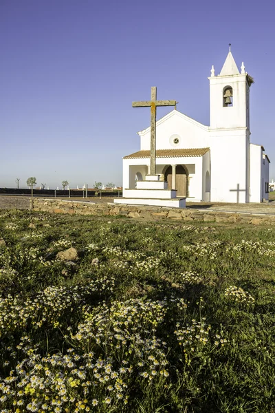 Church in Luz New Village, built in 2002 on a site selected by the community. The original village of Luz now lies submerged beneath the waters of the Alqueva dam — Stock Photo, Image