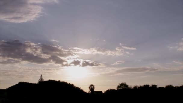 アルガルヴェ観光先地域、丘の中腹に農村風景の夕刻を撮影 — ストック動画