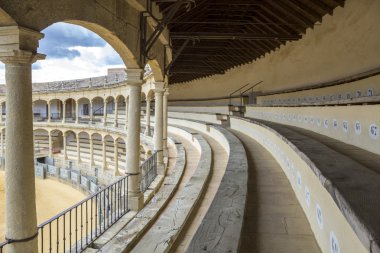 Plaza de toros de Ronda, İspanya en eski boğa güreşi ringde.
