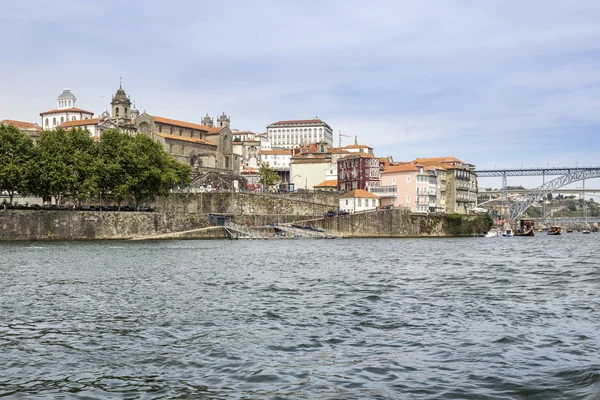 Panoramic view of old downtown, Porto cityscape, UNESCO World Heritage Site — Stock Photo, Image