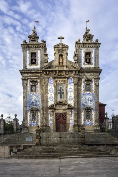 Церква з Сен Ільдефонсо - Ільдефонсо Igreja de Santo, будівлі в стилі бароко 18 століття — стокове фото