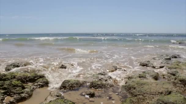 Algarve Maria Luisa och Torre da Medronheira Beaches i Albufeira kommun - Cliff Views — Stockvideo