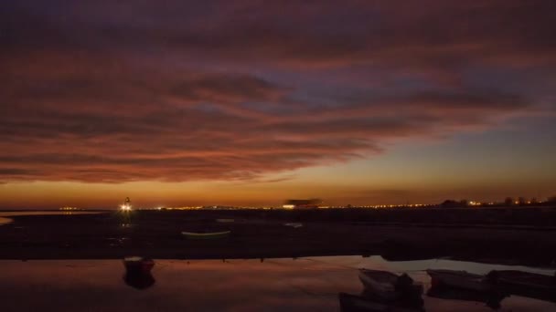 Atardecer Pan Time lapse Seascape, vista del pantano salado Olhao Entrada costera al parque natural Ria Formosa. Algarve. Portugal . — Vídeos de Stock