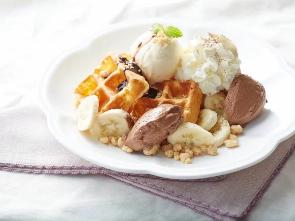 Chocolate Banana Waffle Strawberry Banana Waffle Foco Seletivo Apenas Parte — Fotografia de Stock