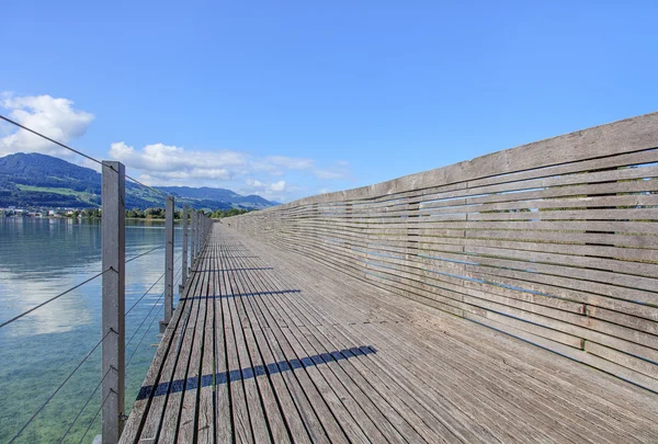 Podul Rapperswil-Hurden deasupra lacului Zurich din Elveția — Fotografie, imagine de stoc