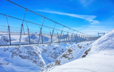 Titlis Cliff yürümek asma köprü