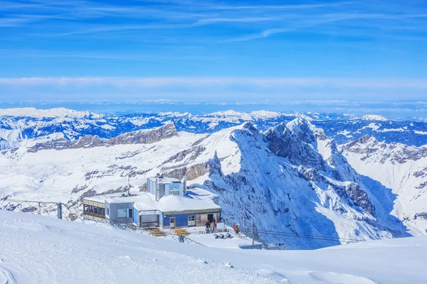 Θέα στο βουνό Titlis στην Ελβετία — Φωτογραφία Αρχείου
