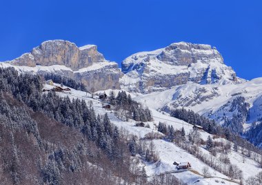Baharın başlangıcı Alp peyzaj