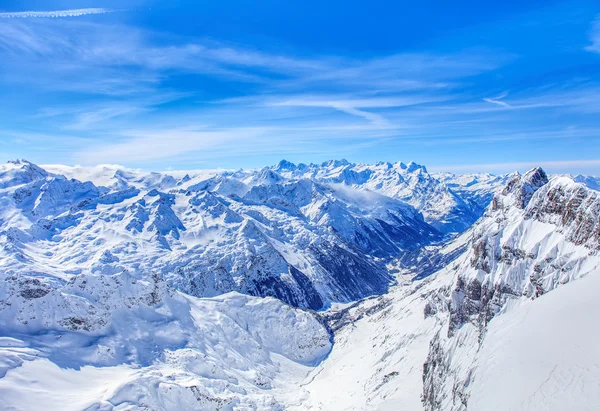 -Alpokra néző Mt. Titlis-Svájc — Stock Fotó