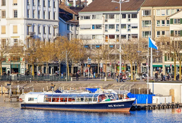 Muelle de Limmatquai en Zurich, Suiza — Foto de Stock