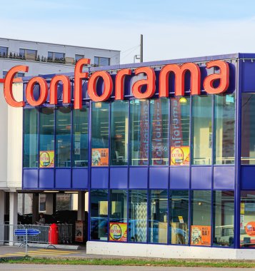 Wallisellen, İsviçre'de bina Conforama mağaza