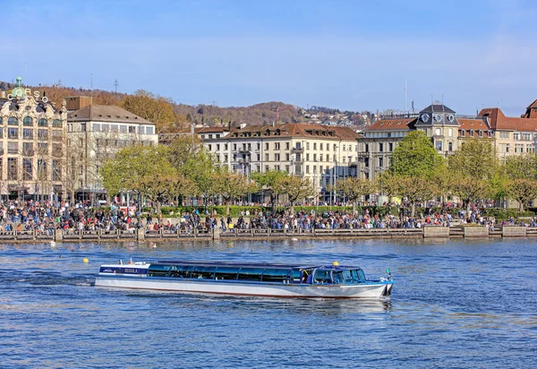 Muelle Utoquai en Zúrich en primavera —  Fotos de Stock