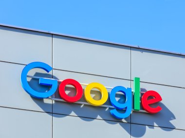 Google Google ofis binası Zürih'te duvarına oturum,