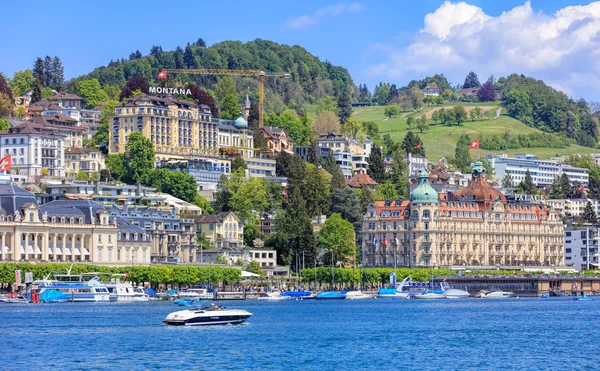 Luzern stadsgezicht in het voorjaar — Stockfoto