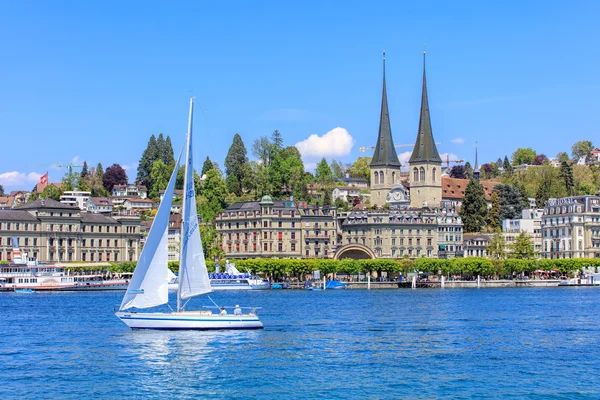 Lake Lucerne in spring — Stock Photo, Image