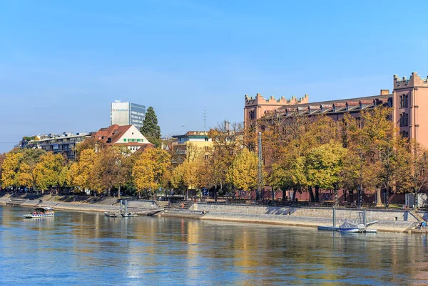 Basilea paisaje urbano en otoño — Foto de Stock