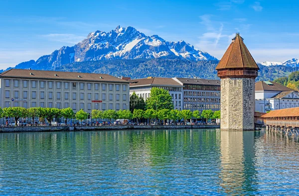 İsviçre, Lucerne 'deki Reuss Nehri — Stok fotoğraf