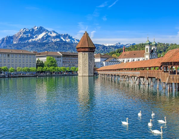 İsviçre, Lucerne 'deki Reuss Nehri — Stok fotoğraf