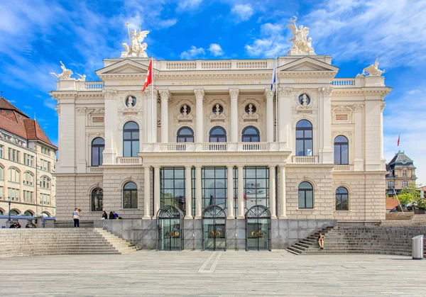 Edificio de la Ópera de Zurich —  Fotos de Stock