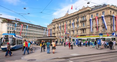 Paradeplatz Meydanı Zurich, İsviçre 