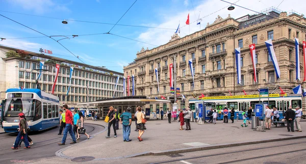 Praça Paradeplatz em Zurique, Suíça — Fotografia de Stock