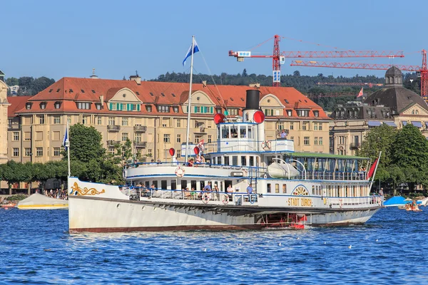 "Nave del Stadt Zurich en el lago Zurich en Suiza —  Fotos de Stock