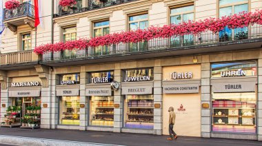 Bahnhofstrasse sokak kontrast