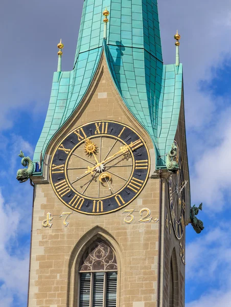 Torre del reloj de la Catedral de Fraumunster en Zurich —  Fotos de Stock