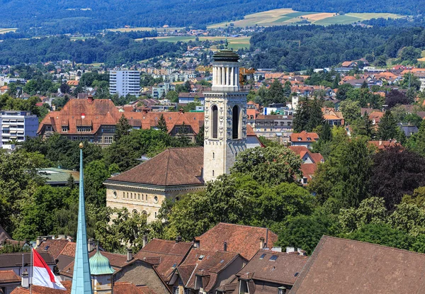 Stad Solothurn in Zwitserland, uitzicht vanaf de toren van de St. — Stockfoto