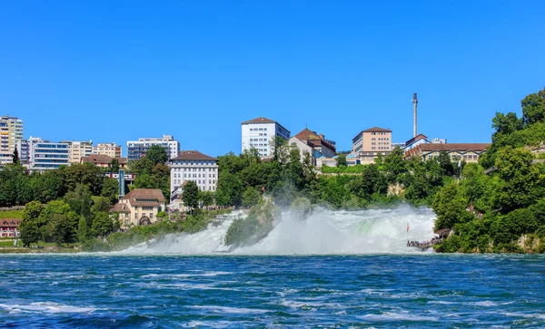 Cachoeira de Rhine Falls no verão — Fotografia de Stock