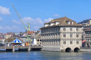 Zürih cityscape rathaus bina ile