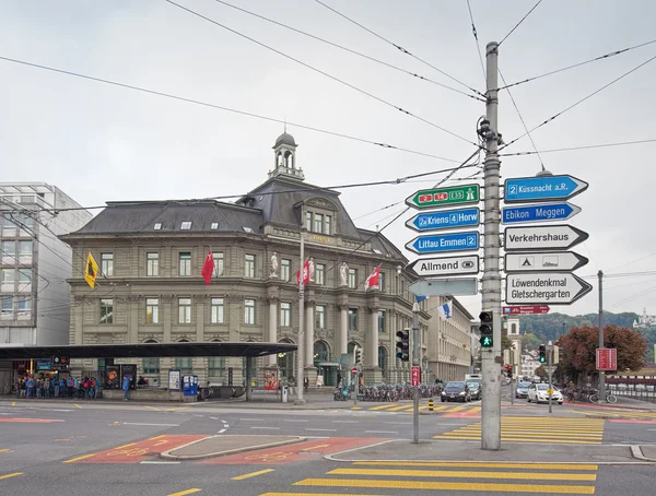 Почтовое здание Швейцарии в Люцерне — стоковое фото