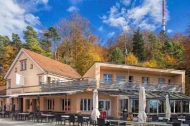 Raiway istasyonu ve Restoran Mt. Uetliberg üst