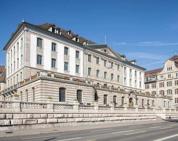 Здание муниципальной полиции Цюриха — стоковое фото
