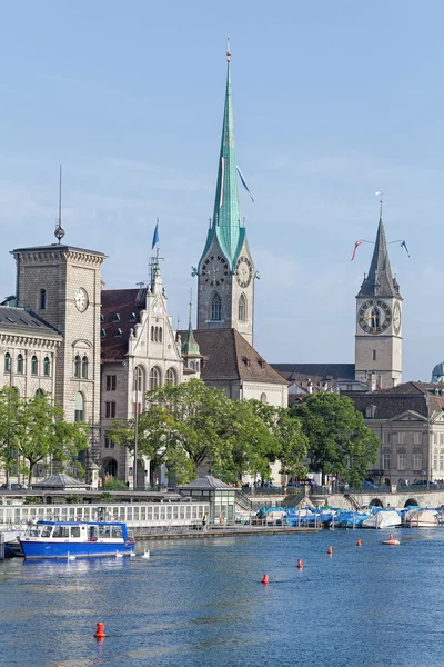 Zurich landmärken dekorerad med flaggor — Stockfoto